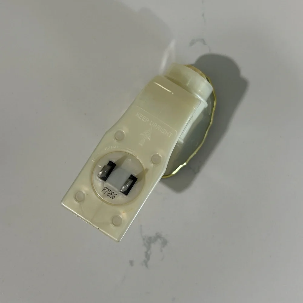 Bath & Body Works Geode Wallflowers Plug-In - Picture 5 of 7